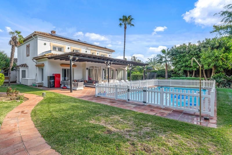 6 soverom Villa til salgs i Guadalmina med svømmebasseng garasje - € 3 250 000 (Ref: 8729264)