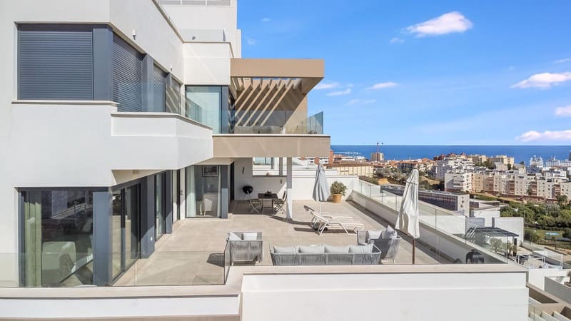 4 bedroom Apartment for sale in Estepona with pool garage - € 1,195,000 (Ref: 8729269)