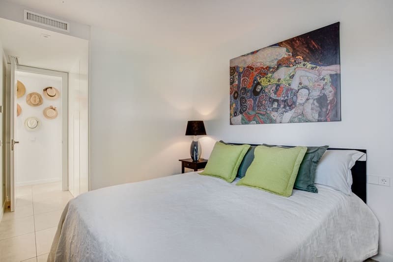 4 bedroom Apartment for sale in Estepona with pool garage - € 1,195,000 (Ref: 8729269)