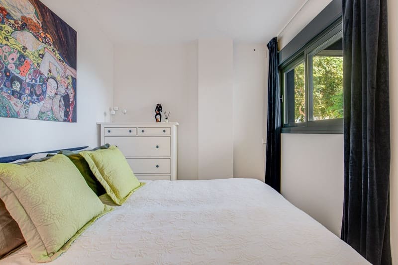 4 bedroom Apartment for sale in Estepona with pool garage - € 1,195,000 (Ref: 8729269)