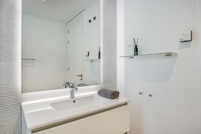 4 bedroom Apartment for sale in Estepona with pool garage - € 1,195,000 (Ref: 8729269)