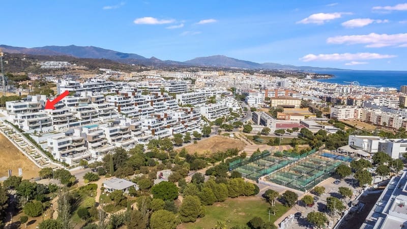 4 bedroom Apartment for sale in Estepona with pool garage - € 1,195,000 (Ref: 8729269)