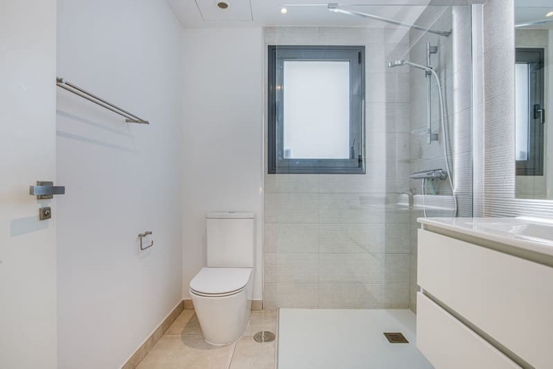 4 bedroom Apartment for sale in Estepona with pool garage - € 1,090,000 (Ref: 8729269)