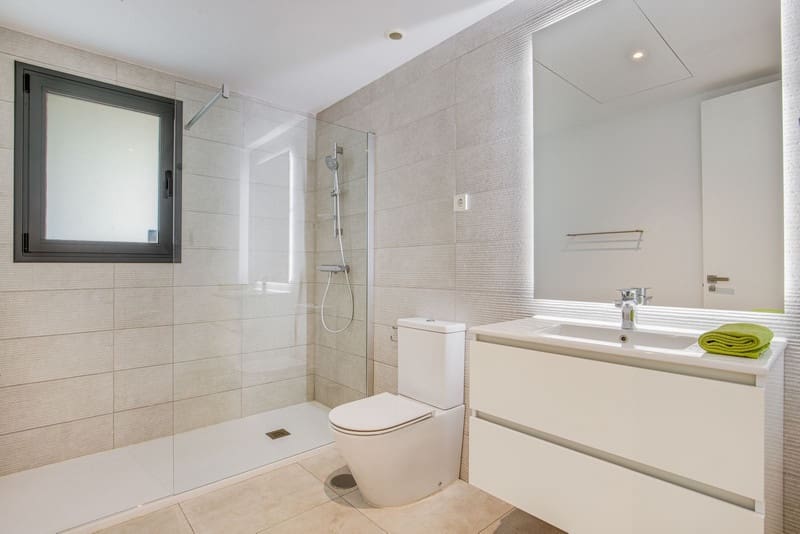 4 bedroom Apartment for sale in Estepona with pool garage - € 1,090,000 (Ref: 8729269)