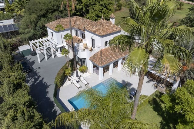 5 bedroom Villa for sale in Estepona with pool garage - € 1,998,000 (Ref: 8737412)