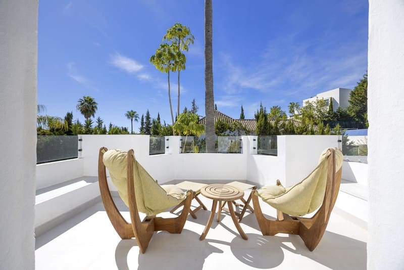 5 sovrum Villa till salu i El Paraiso med pool garage - 1 998 000 € (Ref: 8737412)