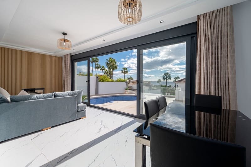 4 sovrum Villa till salu i Mijas Costa med pool garage - 1 390 000 € (Ref: 8747606)