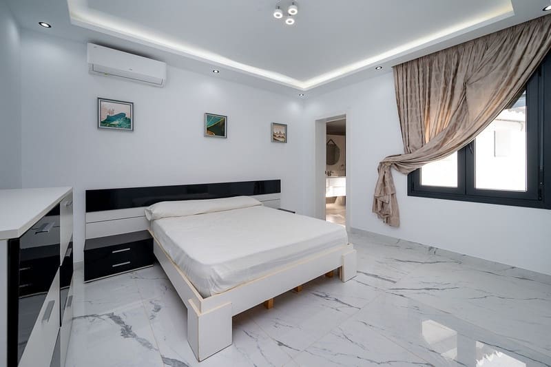 4 sovrum Villa till salu i Mijas Costa med pool garage - 1 390 000 € (Ref: 8747606)