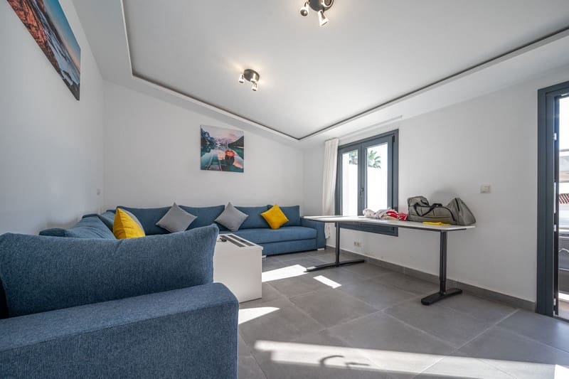 4 sovrum Villa till salu i Mijas Costa med pool garage - 1 390 000 € (Ref: 8747606)