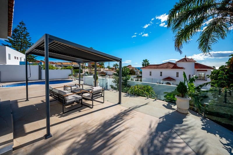 4 sovrum Villa till salu i Mijas Costa med pool garage - 1 390 000 € (Ref: 8747606)