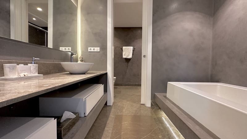 4 bedroom Villa for sale in Marbella with pool garage - € 2,500,000 (Ref: 8747607)