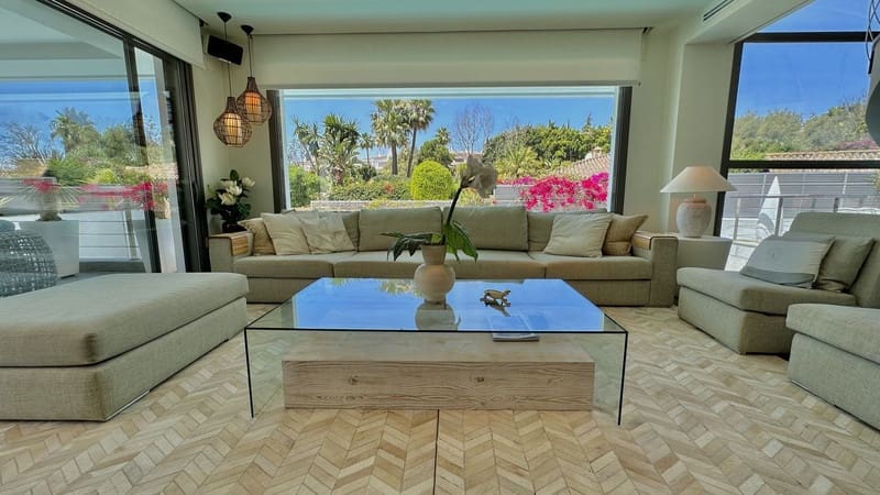 4 bedroom Villa for sale in Marbella with pool garage - € 2,500,000 (Ref: 8747607)