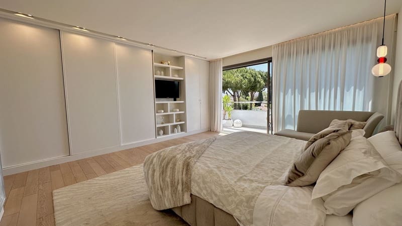 4 bedroom Villa for sale in Marbella with pool garage - € 2,500,000 (Ref: 8747607)