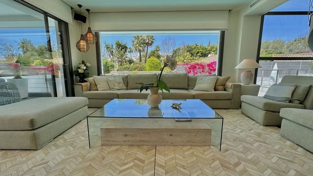 4 bedroom Villa for sale in Marbella with pool garage - € 2,500,000 (Ref: 8747607)