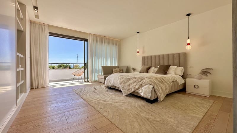 4 bedroom Villa for sale in Marbella with pool garage - € 2,500,000 (Ref: 8747607)