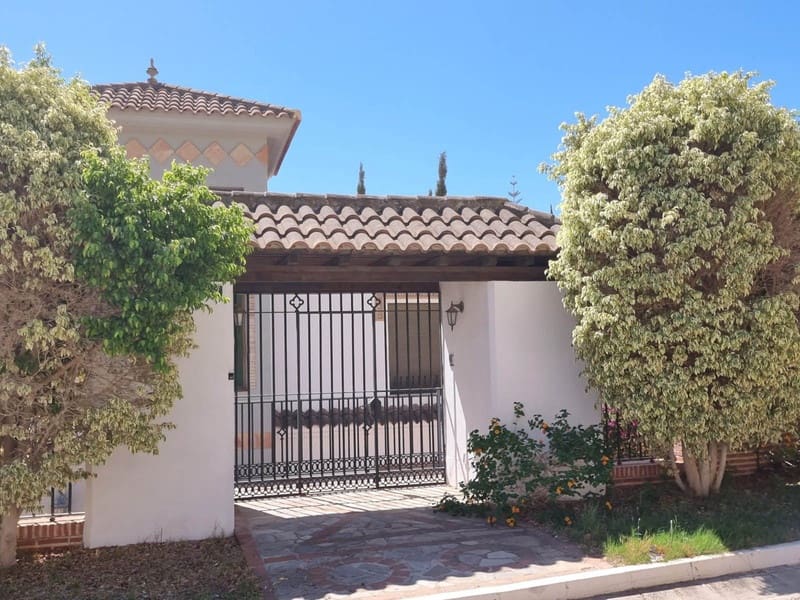 5 sovrum Villa till salu i Mijas Costa med pool garage - 942 000 € (Ref: 8752156)
