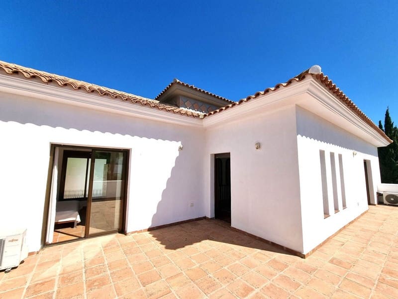 5 sovrum Villa till salu i Mijas Costa med pool garage - 942 000 € (Ref: 8752156)