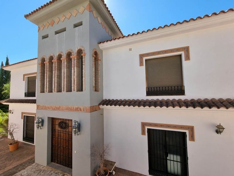 5 sovrum Villa till salu i Mijas Costa med pool garage - 942 000 € (Ref: 8752156)