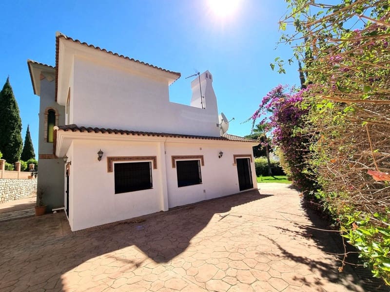 5 sovrum Villa till salu i Mijas Costa med pool garage - 942 000 € (Ref: 8752156)