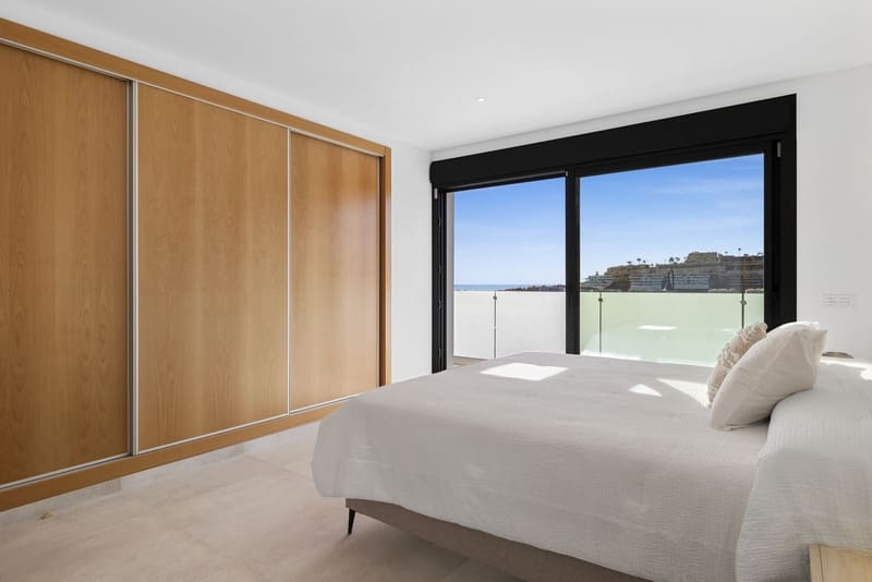 6 sovrum Villa till salu i La Cala de Mijas med pool garage - 2 650 000 € (Ref: 8755351)