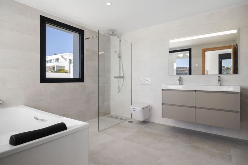6 bedroom Villa for sale in La Cala de Mijas with pool garage - € 2,650,000 (Ref: 8755351)