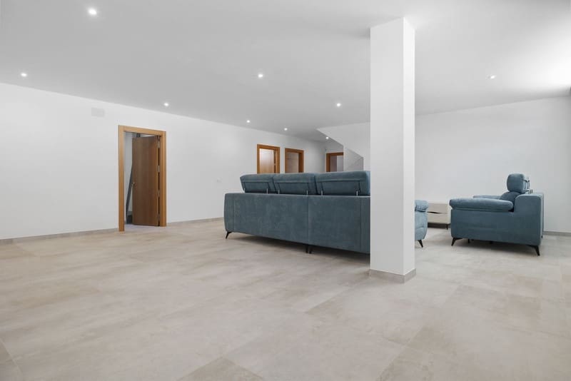 6 bedroom Villa for sale in La Cala de Mijas with pool garage - € 2,650,000 (Ref: 8755351)