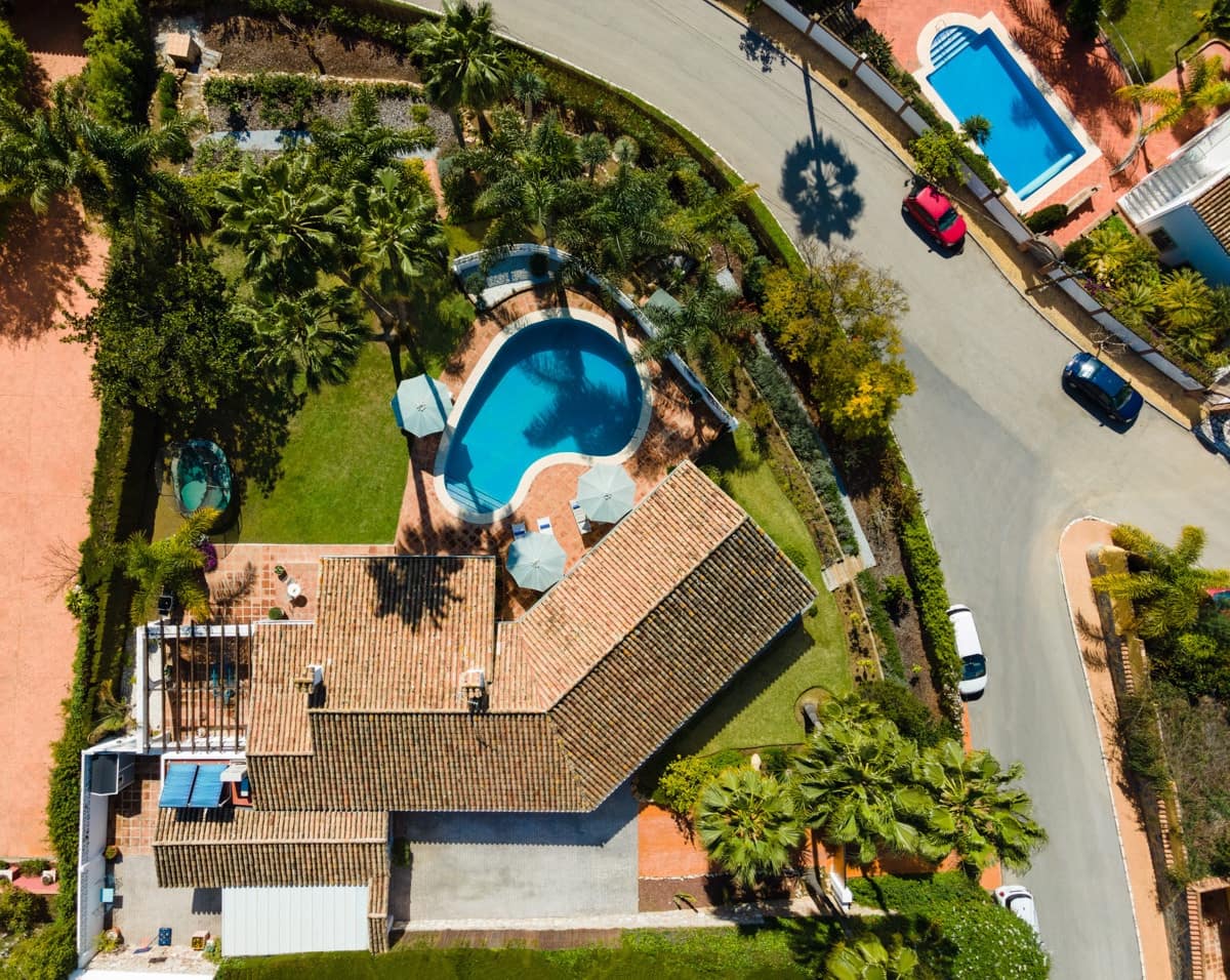 5 bedroom Villa for sale in Marbella with pool garage - € 1,745,000 (Ref: 8757582)