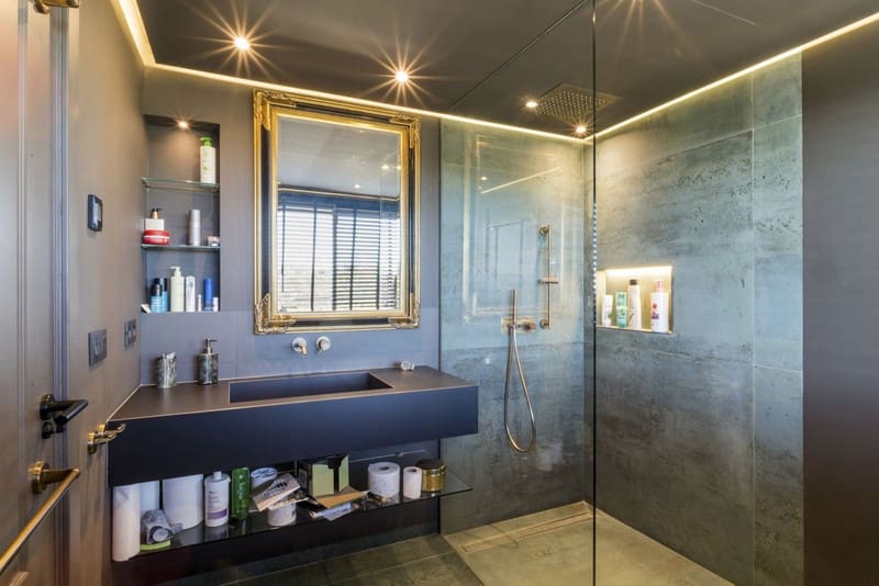 4 bedroom Apartment for sale in Nueva Andalucia with pool garage - € 1,350,000 (Ref: 8773318)