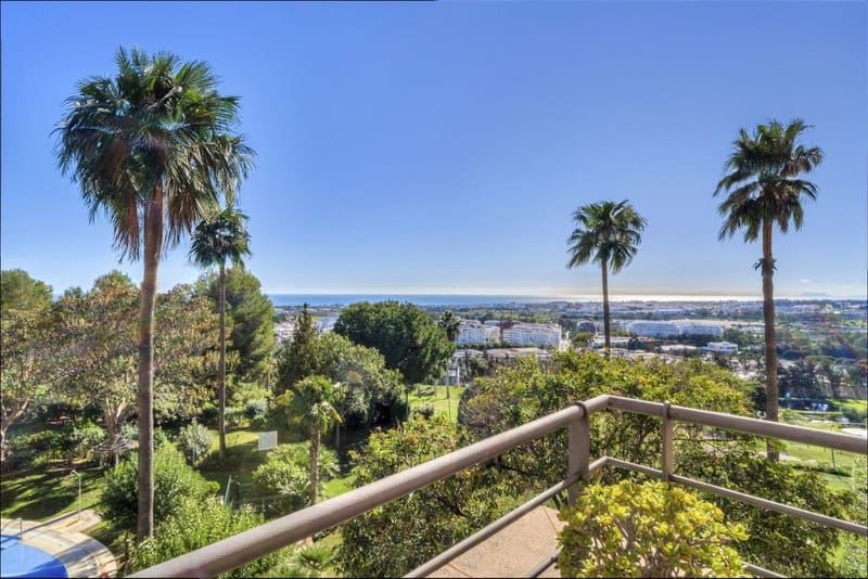 4 bedroom Apartment for sale in Nueva Andalucia with pool garage - € 1,350,000 (Ref: 8773318)