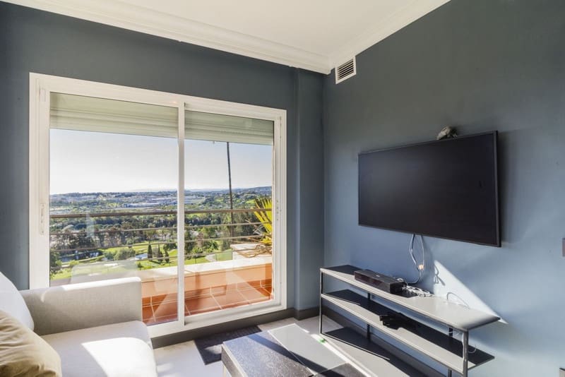 4 bedroom Apartment for sale in Nueva Andalucia with pool garage - € 1,350,000 (Ref: 8773318)