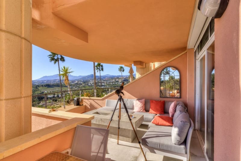 4 bedroom Apartment for sale in Nueva Andalucia with pool garage - € 1,350,000 (Ref: 8773318)