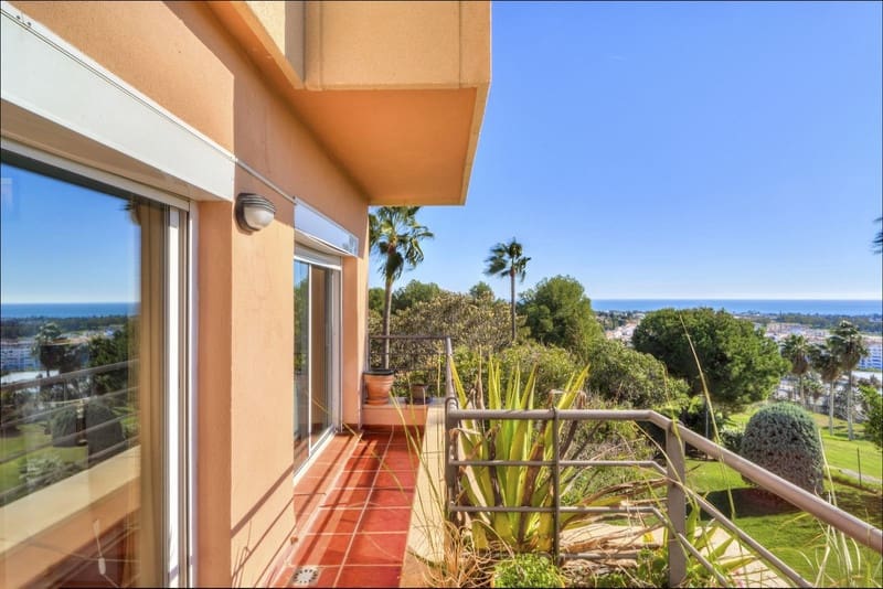 4 bedroom Apartment for sale in Nueva Andalucia with pool garage - € 1,350,000 (Ref: 8773318)