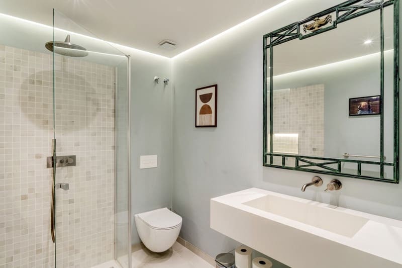 4 bedroom Apartment for sale in Nueva Andalucia with pool garage - € 1,350,000 (Ref: 8773318)