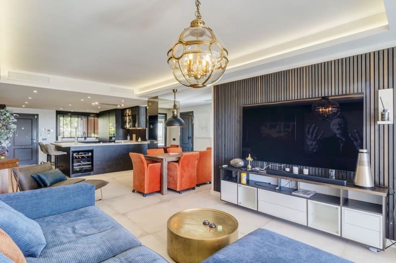 4 bedroom Apartment for sale in Nueva Andalucia with pool garage - € 1,350,000 (Ref: 8773318)