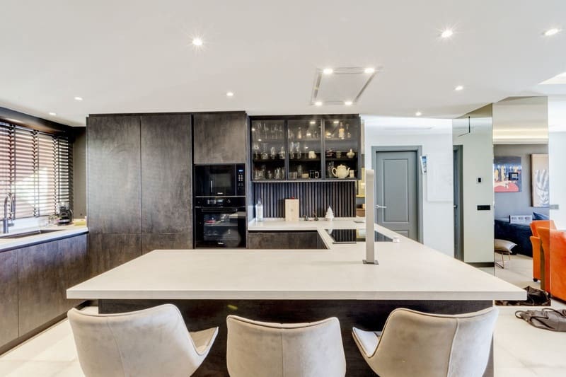 4 bedroom Apartment for sale in Nueva Andalucia with pool garage - € 1,350,000 (Ref: 8773318)