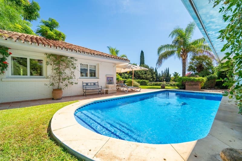 6 bedroom Villa for sale in Benalmadena with pool garage - € 1,695,000 (Ref: 8776036)