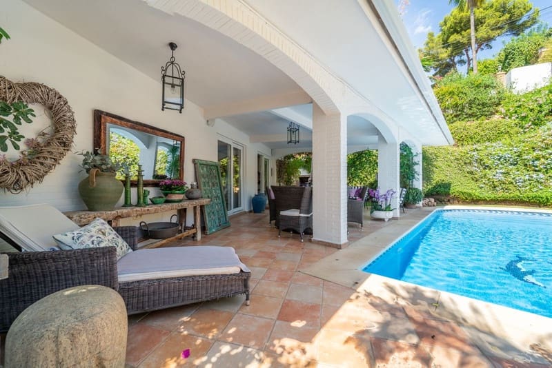 6 bedroom Villa for sale in Benalmadena with pool garage - € 1,695,000 (Ref: 8776036)
