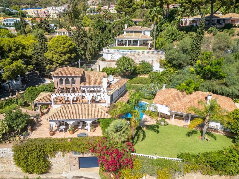 6 bedroom Villa for sale in Benalmadena with pool garage - € 1,695,000 (Ref: 8776036)
