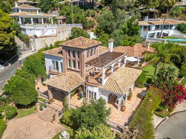 6 Zimmer Villa zu verkaufen in Benalmádena mit Pool Garage - 1.695.000 € (Ref: 8776036)