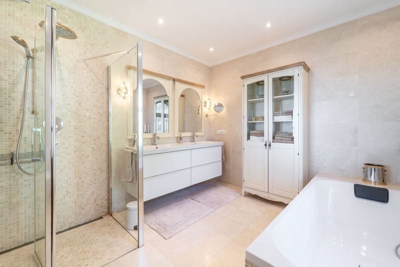 6 bedroom Villa for sale in Benalmadena with pool garage - € 1,695,000 (Ref: 8776036)