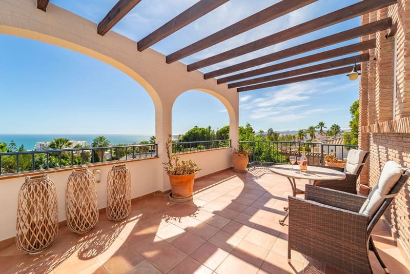 6 bedroom Villa for sale in Benalmadena with pool garage - € 1,695,000 (Ref: 8776036)