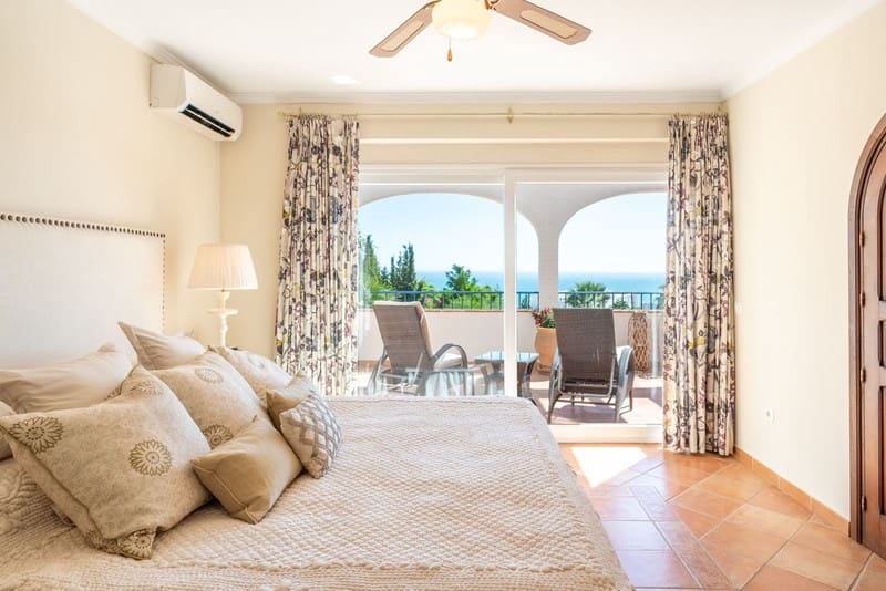 6 bedroom Villa for sale in Benalmadena with pool garage - € 1,695,000 (Ref: 8776036)