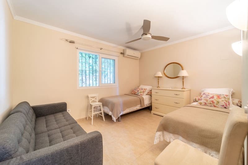 6 bedroom Villa for sale in Benalmadena with pool garage - € 1,695,000 (Ref: 8776036)