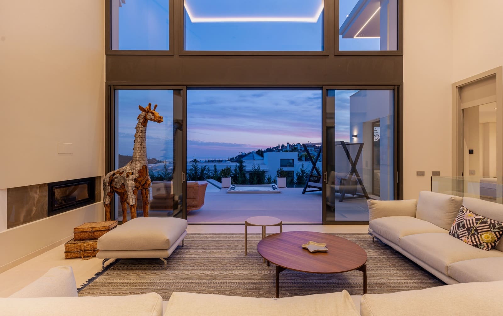 6 bedroom Villa for sale in Benahavis with pool garage - € 4,999,000 (Ref: 8781284)