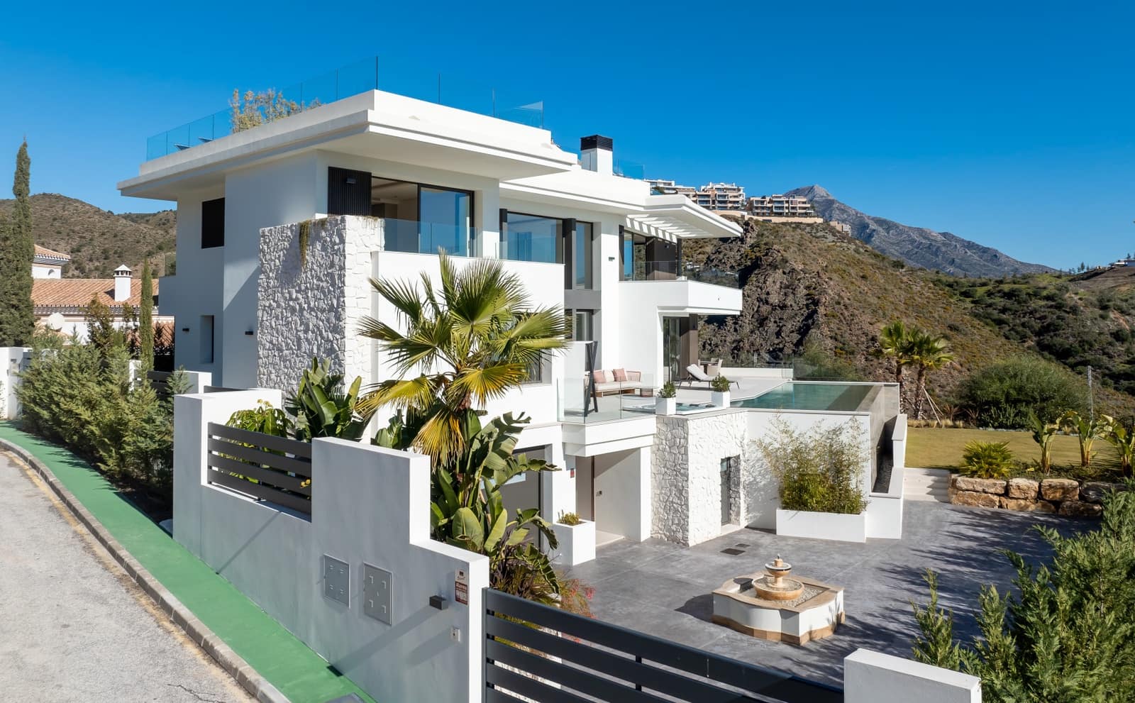 6 sypialnia Willa na sprzedaż w Benahavis z basenem garażem - 4 695 000 € (Ref: 8781284)