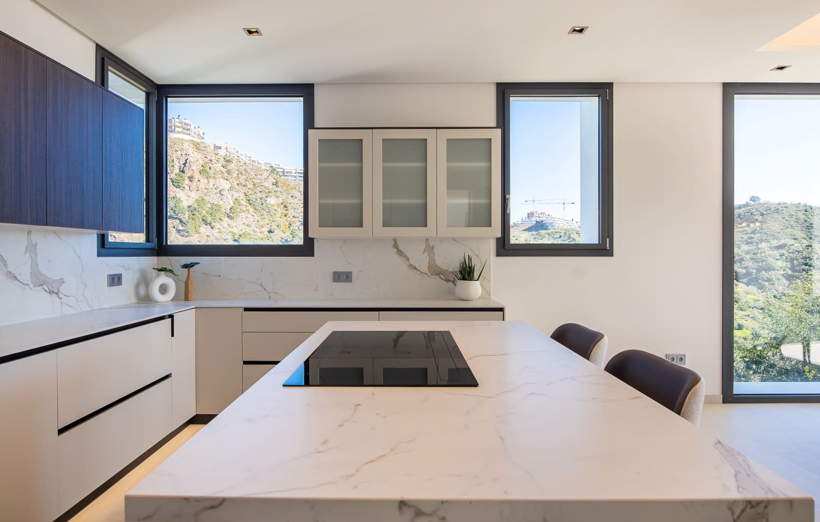 6 sypialnia Willa na sprzedaż w Benahavis z basenem garażem - 4 695 000 € (Ref: 8781284)