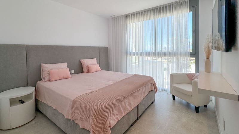 3 quarto Penthouse para venda em Marbella com piscina garagem - 1 850 000 € (Ref: 8786143)