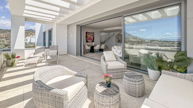 3 soverom Penthouse til salgs i Marbella med svømmebasseng garasje - € 1 790 000 (Ref: 8786143)