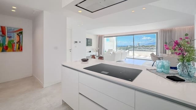 3 soverom Penthouse til salgs i Marbella med svømmebasseng garasje - € 1 790 000 (Ref: 8786143)