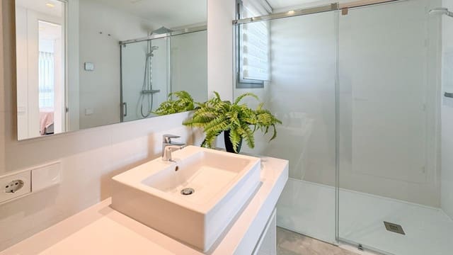 3 soverom Penthouse til salgs i Marbella med svømmebasseng garasje - € 1 790 000 (Ref: 8786143)